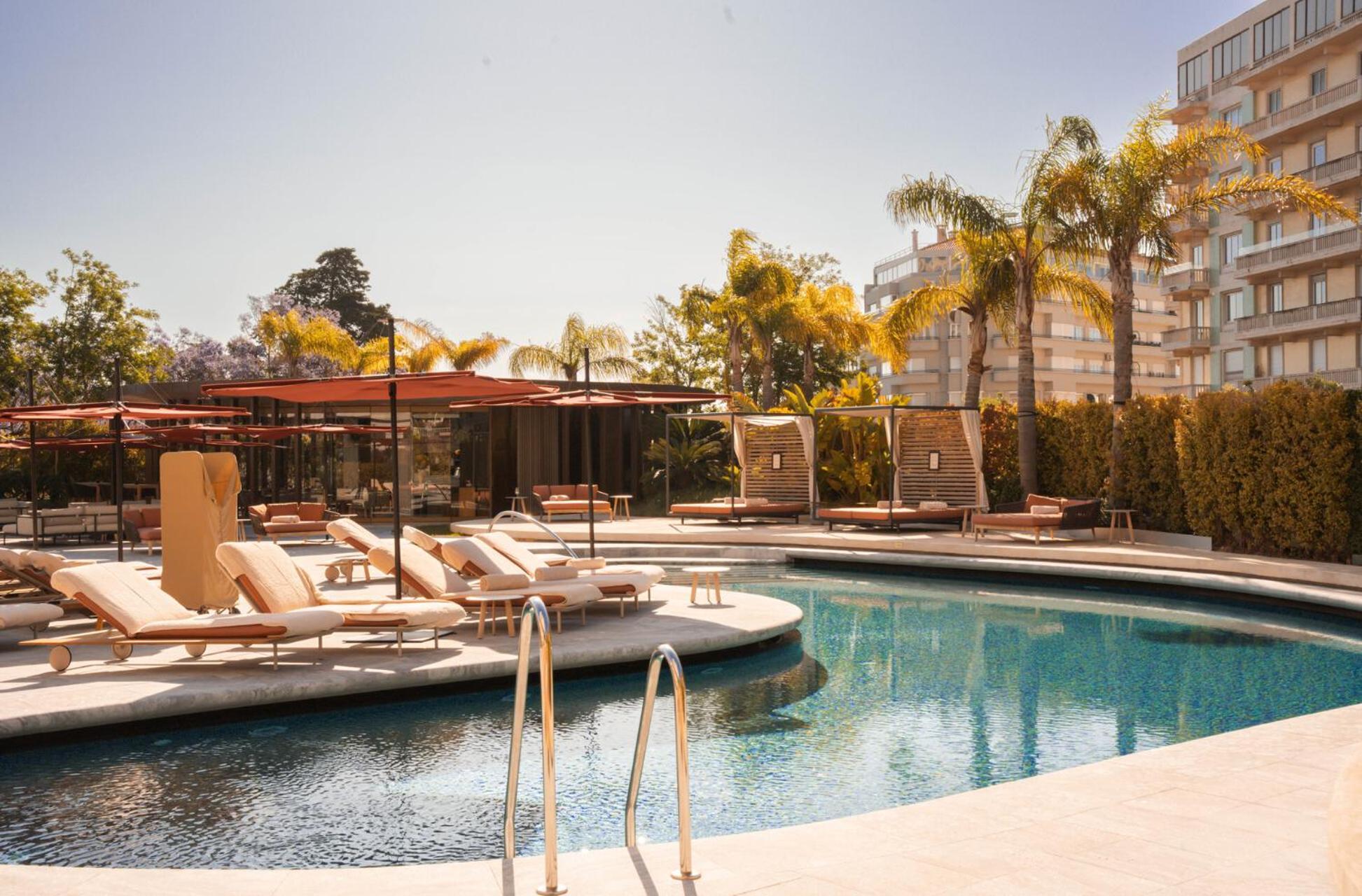 Four Seasons Ritz Hotel